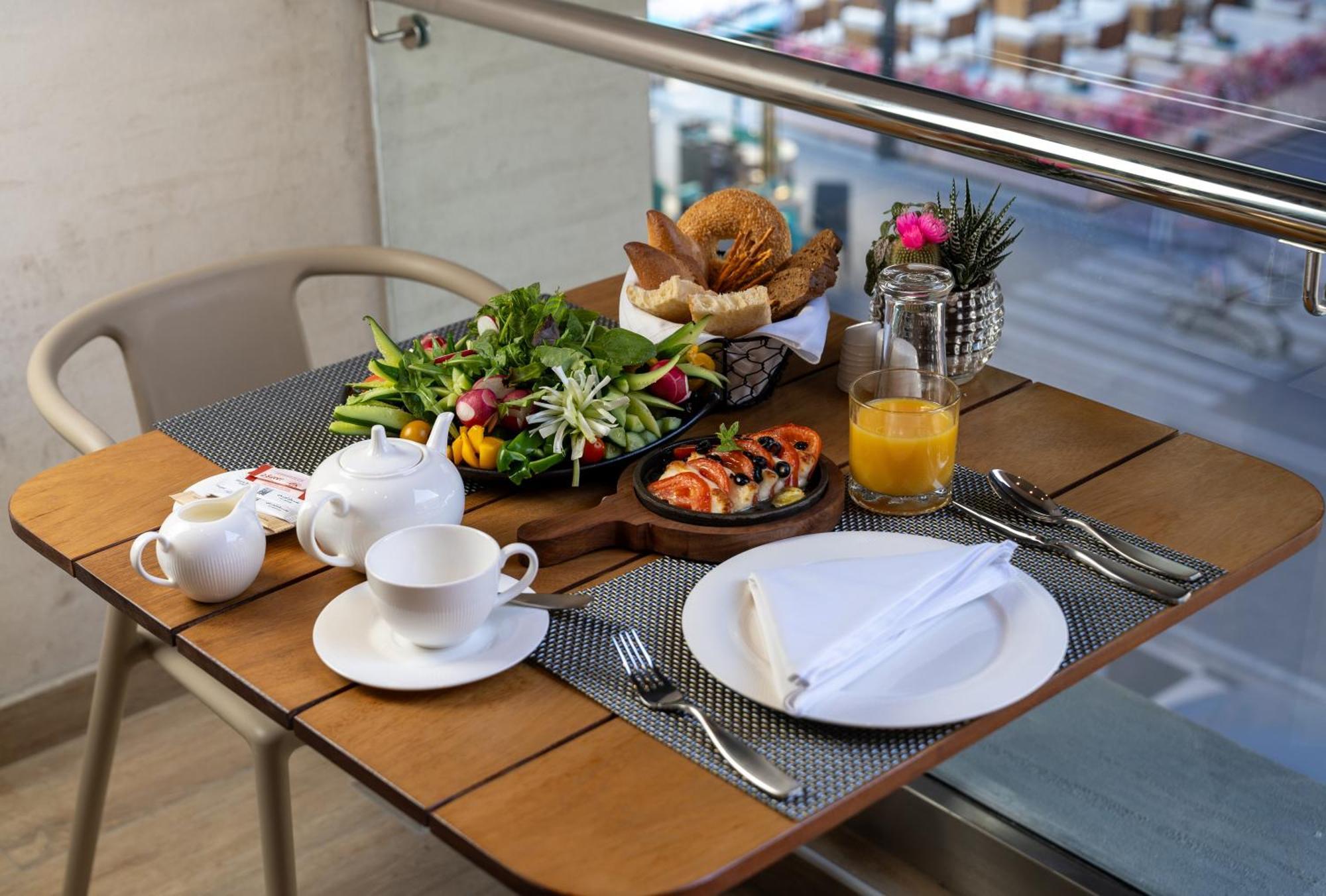 West Walk Retaj Hotel Al Rayyan Exterior foto